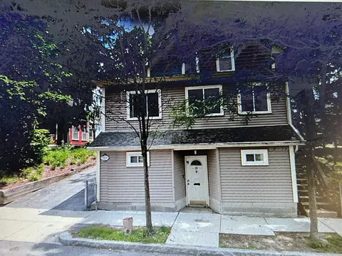39 Florence St, Worcester, MA 01610