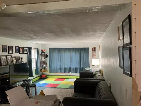 80 Keddy St, Springfield, MA 01109 photo 5
