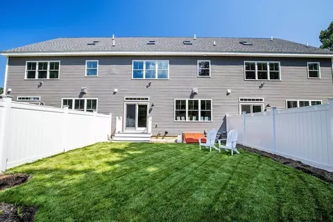 50 Newfields Rd #B, Exeter, NH 03833 photo 4