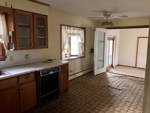 111 Summit Ave, Chicopee, MA 01020 photo 9