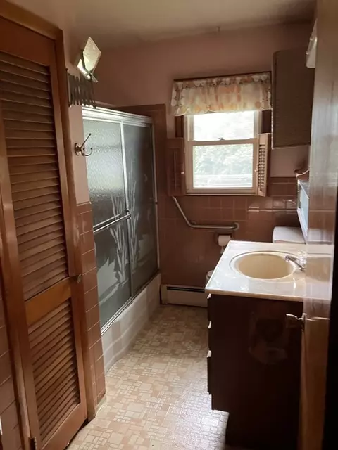 111 Summit Ave, Chicopee, MA 01020 photo 15