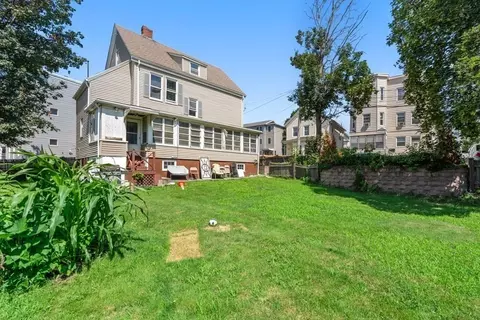 7 Clinton Pl, Everett, MA 02149 photo 3