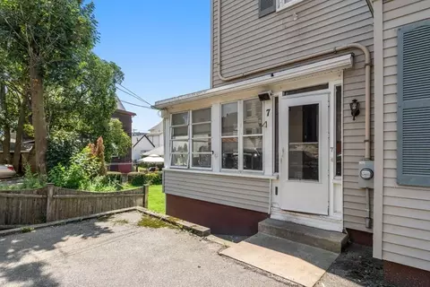 7 Clinton Pl, Everett, MA 02149 photo 2