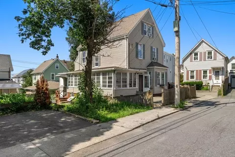 7 Clinton Pl, Everett, MA 02149