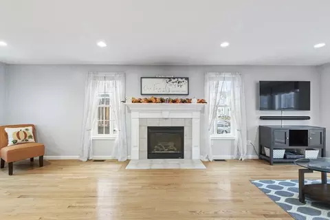 21 Honeysuckle Rd, Worcester, MA 01607 photo 10