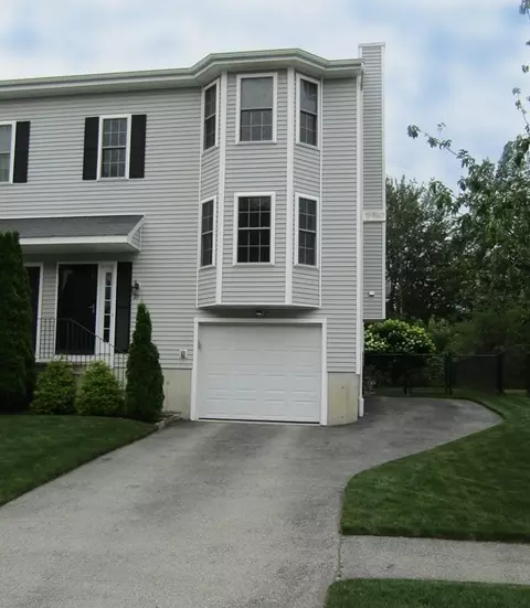21 Honeysuckle Rd, Worcester, MA 01607 photo 2