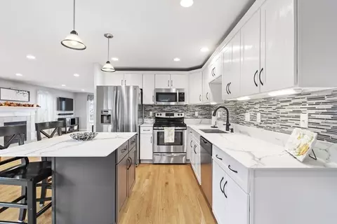 21 Honeysuckle Rd, Worcester, MA 01607 photo 16