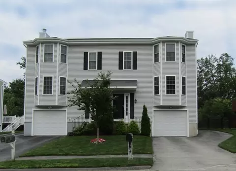 21 Honeysuckle Rd, Worcester, MA 01607