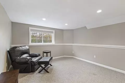 21 Honeysuckle Rd, Worcester, MA 01607 photo 31