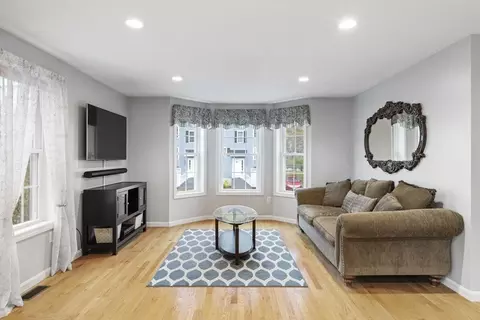 21 Honeysuckle Rd, Worcester, MA 01607 photo 8