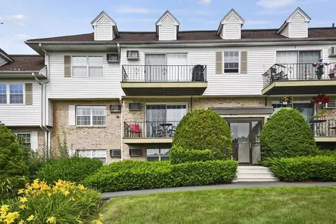 2 Williamsburg Ct #11, Shrewsbury, MA 01545