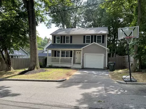 208 Groveland St, Springfield, MA 01108