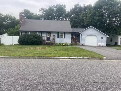 180 Roy St, Springfield, MA 01104 photo 2
