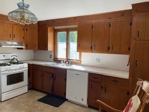 180 Roy St, Springfield, MA 01104 photo 8
