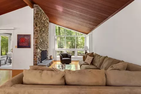 32 Spring Ln, Sharon, MA 02067 photo 2