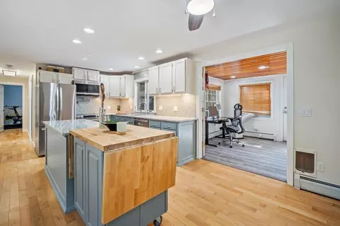 115 Venture Dr, Springfield, MA 01119 photo 9