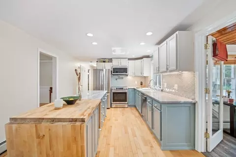 115 Venture Dr, Springfield, MA 01119 photo 5