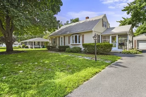 43 Ronald St, Fitchburg, MA 01420