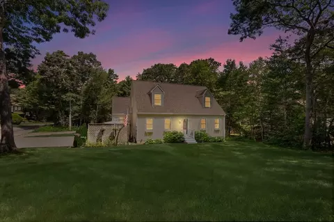 33 Pimlico Pond Rd, Sandwich, MA 02644