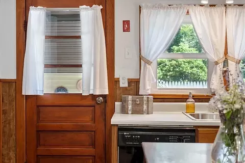 419 Harvard Ave, Athol, MA 01331 photo 4