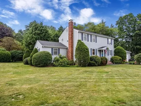 3 Carroll Dr, Foxboro, MA 02035