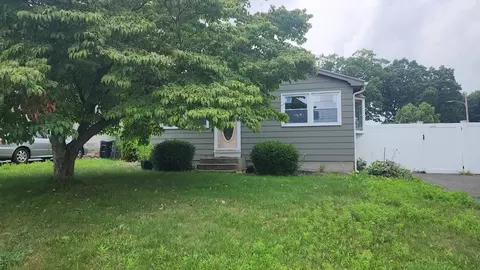 72 Paradise St, Chicopee, MA 01020