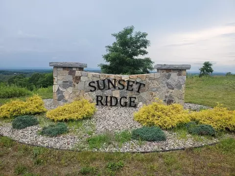 18 Sunset Ridge Ests, Ludlow, MA 01056