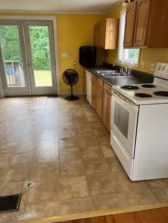 97 Everett Ave, Athol, MA 01331 photo 10