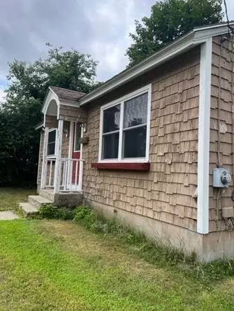 97 Everett Ave, Athol, MA 01331 photo 2