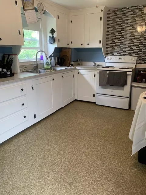 12 Bingham Ave, Dedham, MA 02026 photo 2