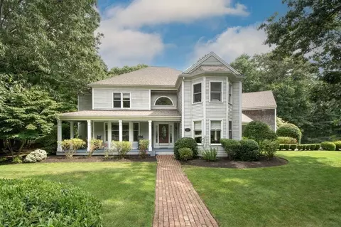 21 Glass Ter, Duxbury, MA 02332