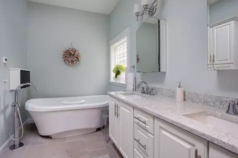684 Bay Ln, Centerville, MA 02632 photo 14
