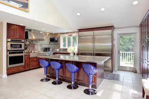 684 Bay Ln, Centerville, MA 02632 photo 3