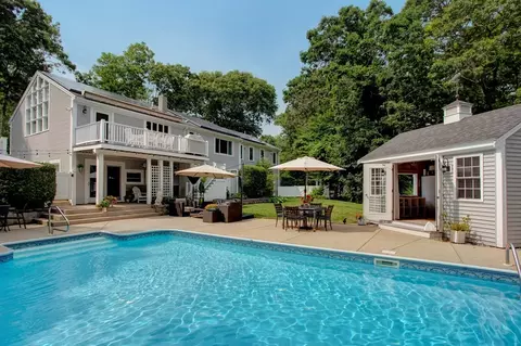 684 Bay Ln, Centerville, MA 02632