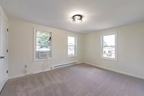 61 Fuller St, Chicopee, MA 01020 photo 22