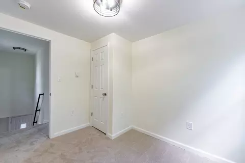 61 Fuller St, Chicopee, MA 01020 photo 20