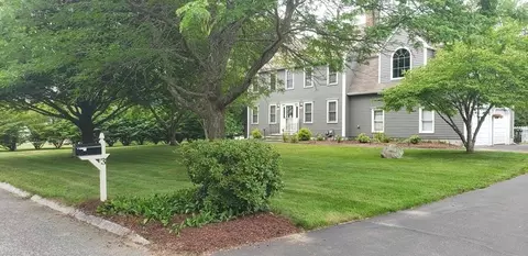 3 Margarets Cv, Franklin, MA 02038