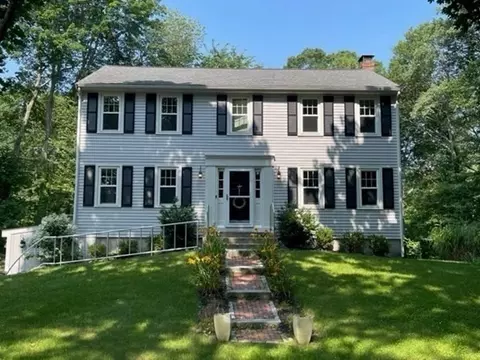 3 Chatham Cir, Hingham, MA 02043 photo 5