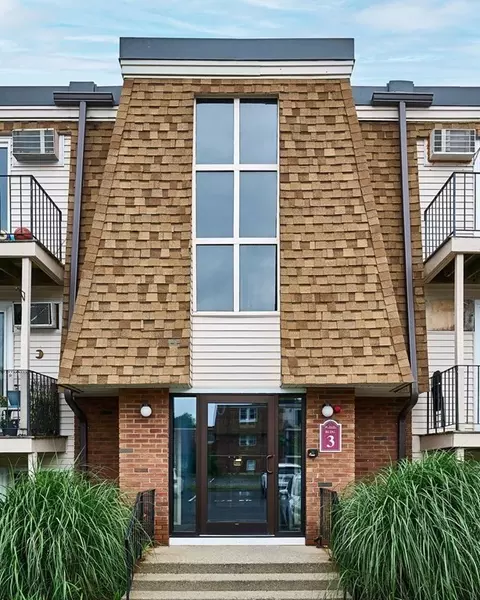 80 Damon Rd #3303, Northampton, MA 01060