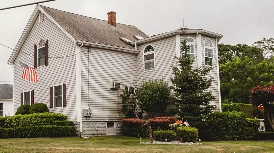  1785 Stafford Rd, Fall River, MA 02721 photo 2