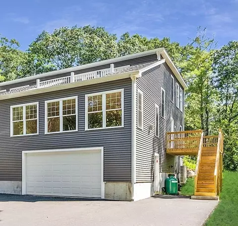 109 Belcher St #B, Essex, MA 01929