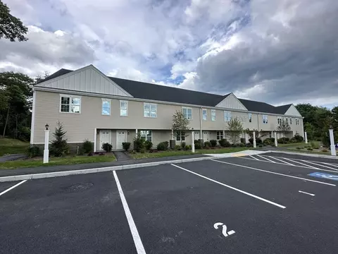 27 Ocean Walk Dr #103, Plymouth, MA 02360
