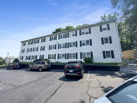 479 Durfee St #11, Fall River, MA 02720