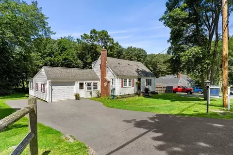 4 Mill St, Middleton, MA 01949 photo 1