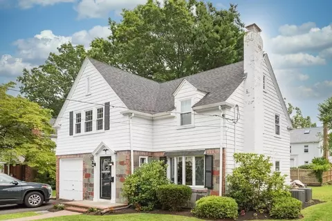18 Chesterfield Rd, Milton, MA 02186