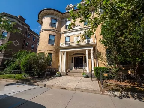 465 Washington St #5, Brookline, MA 02446