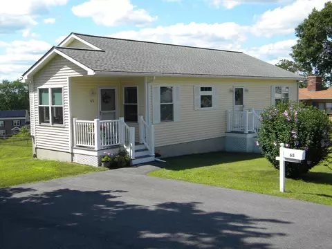 65 Bayview St, Fall River, MA 02724 photo 2