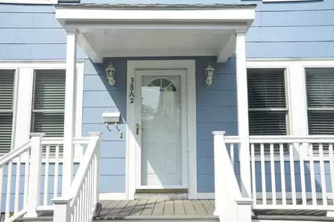 38 Maple Ave #2, Andover, MA 01810