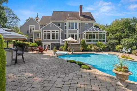 3 Leary Ln, Middleton, MA 01949 photo 2