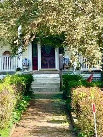 274 Central St, Auburn, MA 01501